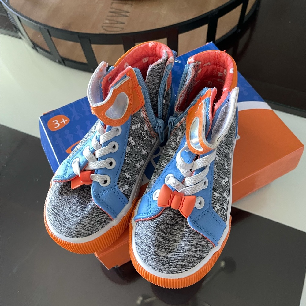 Blippi high cut shoes size 8